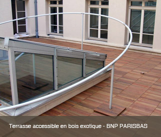 Terrasse accessible en bois exotique - BNP PARIBAS